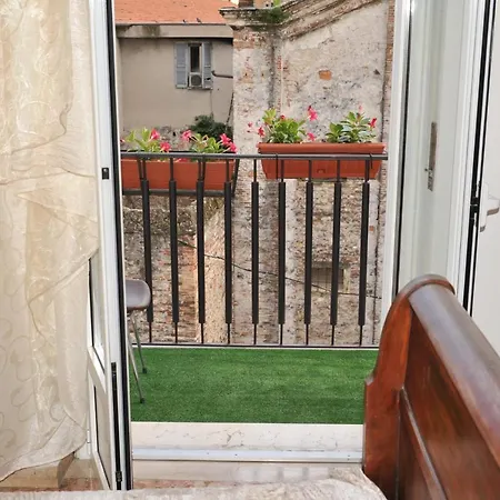 Home Tiberius فيرونا